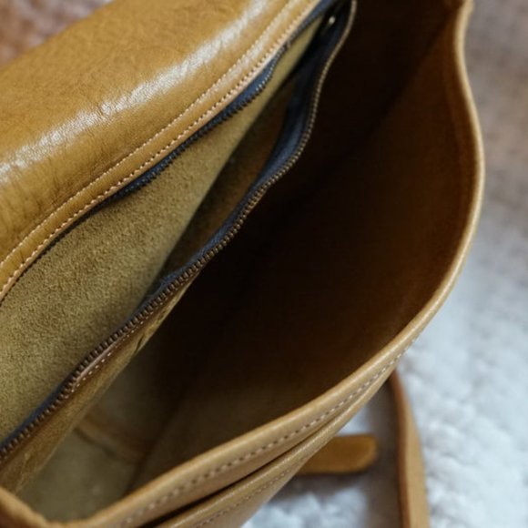 Gorgeous Vintage 1970's Tan Leather Coach Messenge - Picture 3 of 10